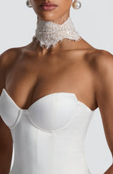 Ellie Lace Neck Veil - Ivory Accessories Babyboo Fashion Premium Exclusive Design
