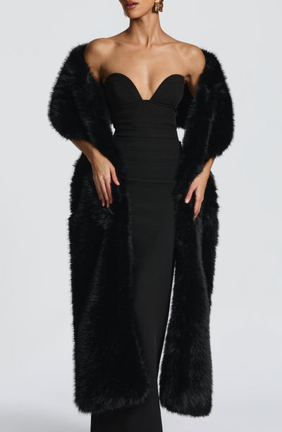 black shawl for dress Sequin Central Chic it can cover your shoulders easily.Flowing chiffon Soft and comfortable on the skin 42+ Gorgeous Evening Shawls -