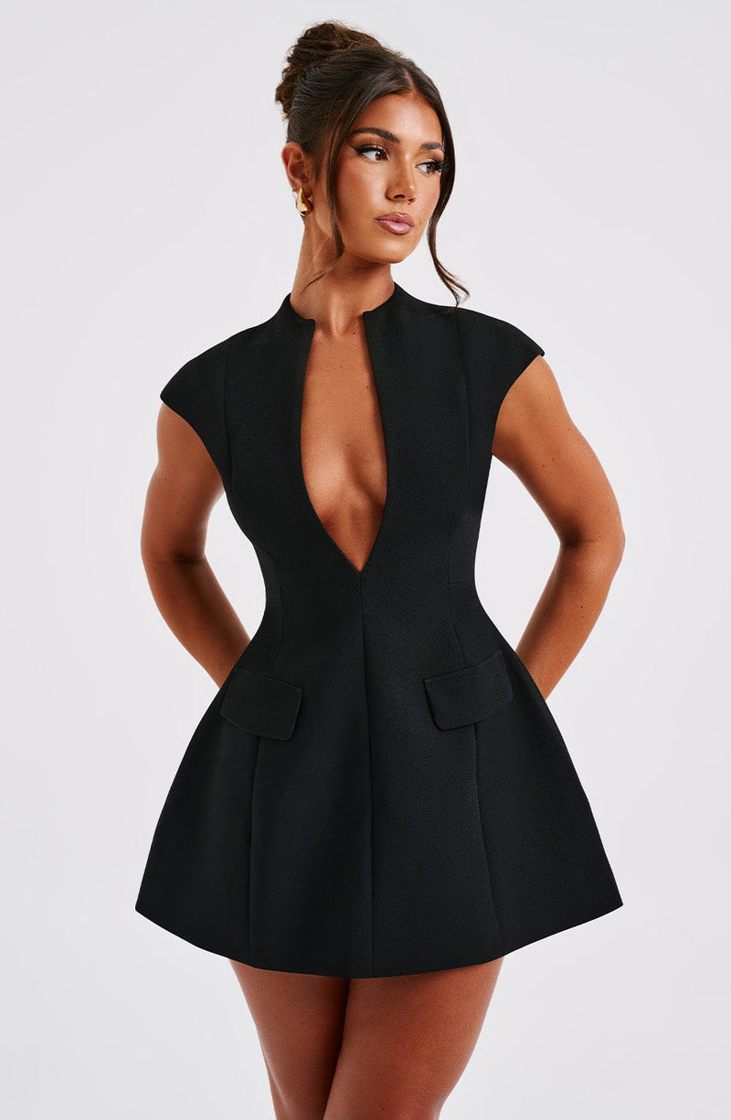 babyboo graduation dress short this dress is fitted through the waist before flowing into an exaggerated rounded hip skirt for dramatic movement BABYBOO JOANNA MAXI DRESS