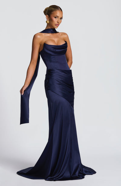 navy blue dress scarf Amazing Outfits